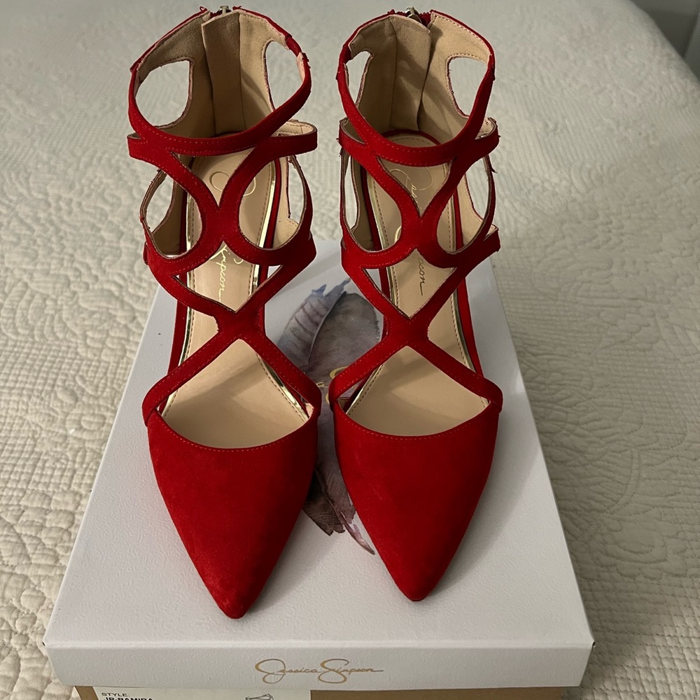 Jessica Simpson read heels